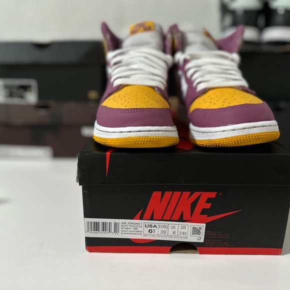 Jordan 1 Brother Hood Size 6.5 Men / 8 Women - Picture 2 of 8